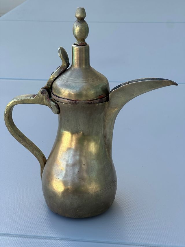 CAFETERA ANTIGUA DE ORIENTE MEDIO / YEMEN