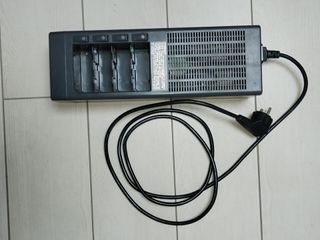 Carica Batterie Sony BC-1WD a 4 vie Battery Charge