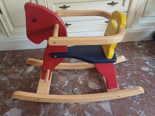 Caballo balancin de madera