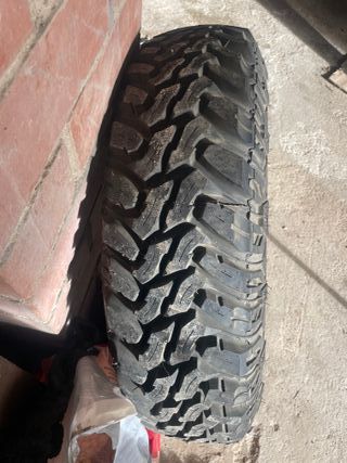 5 llantas con neumaticos 4x4