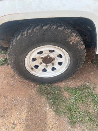 5 llantas con neumaticos 4x4