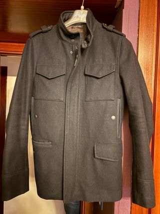 Trenca hombre azul marino de Zara