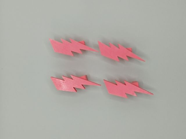 Perchero de pared en forma de rayo