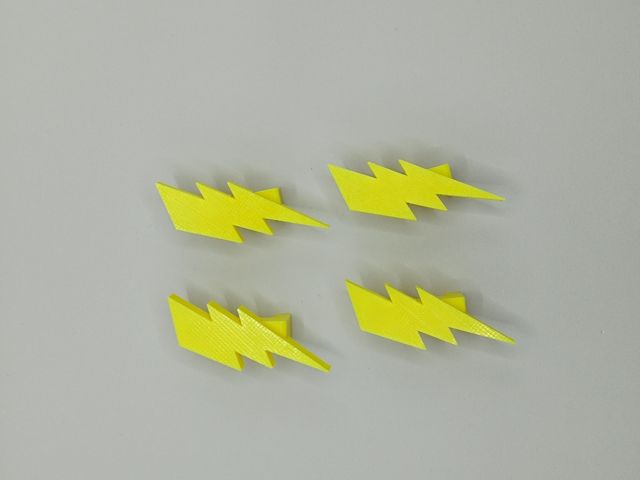 Perchero de pared en forma de rayo