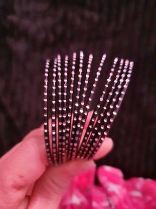 Lote de pulseras +llavero y pendientes 