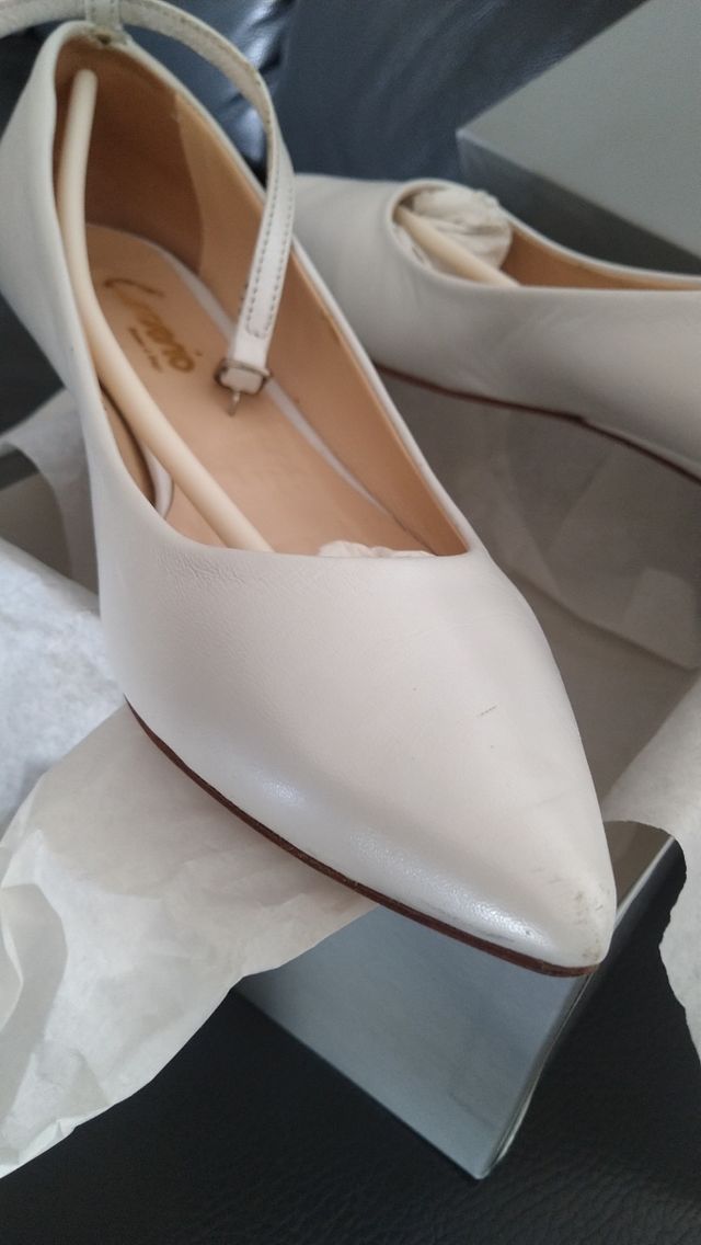 Scarpe da donna per cerimonia sposa.