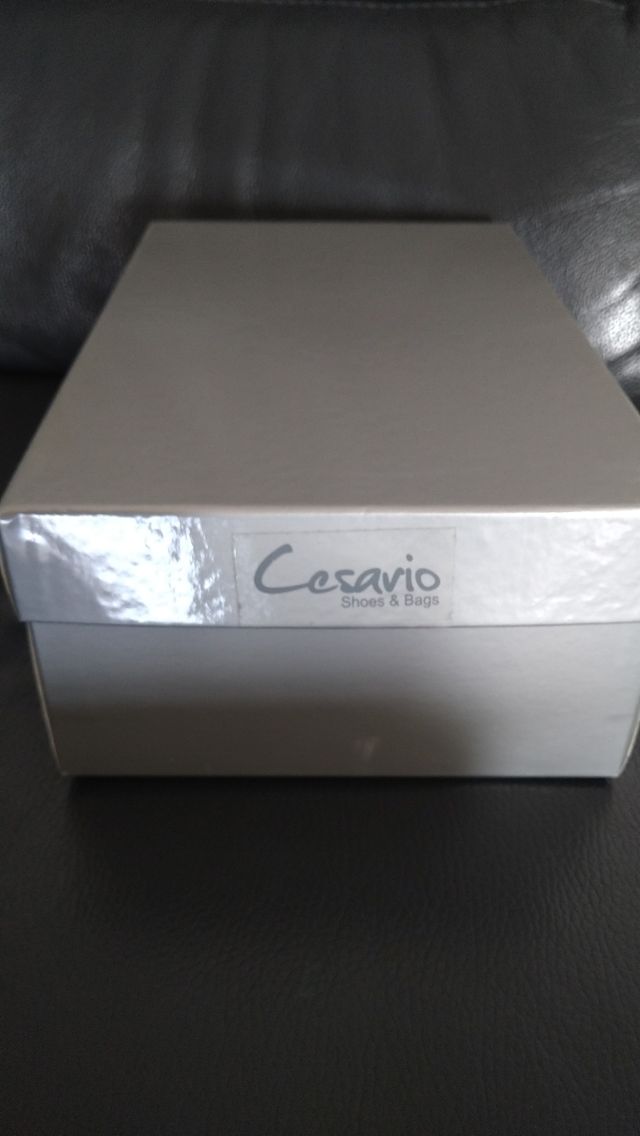 Scarpe da donna per cerimonia sposa.