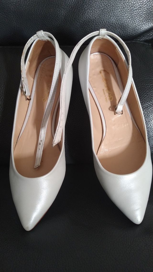 Scarpe da donna per cerimonia sposa.