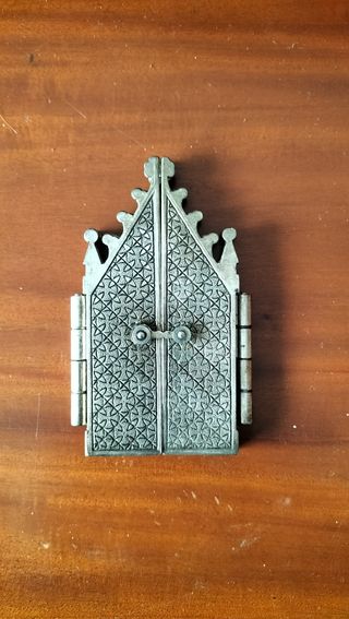 Tríptico religioso vintage de metal 