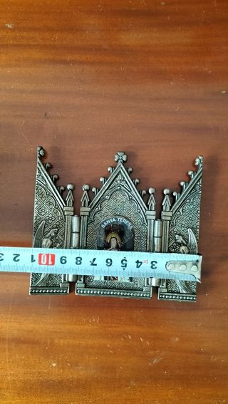 Tríptico religioso vintage de metal 