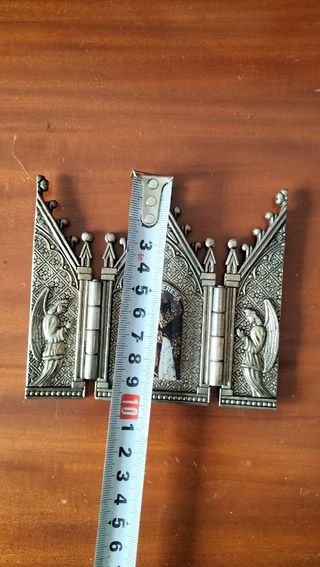 Tríptico religioso vintage de metal 