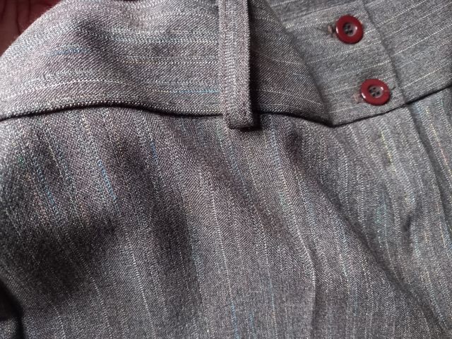 Pantalón gris campana. Talla 36