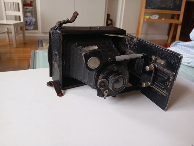 Cámara Contessa Nettel antigua