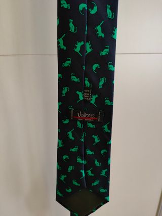      CORBATA "GATOS"