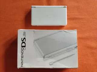Nintendo DS Lite bianco con scatola 