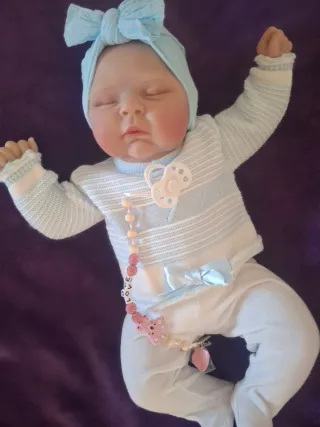 Bebe reborn de vinilo cuerpo de tela