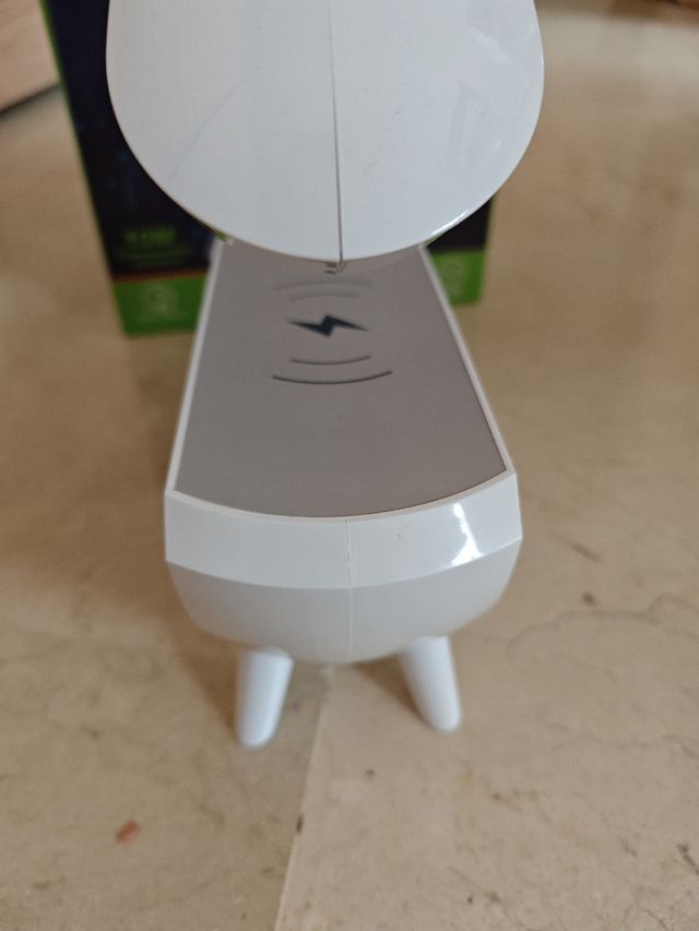 Lampara con cargador inalambrico