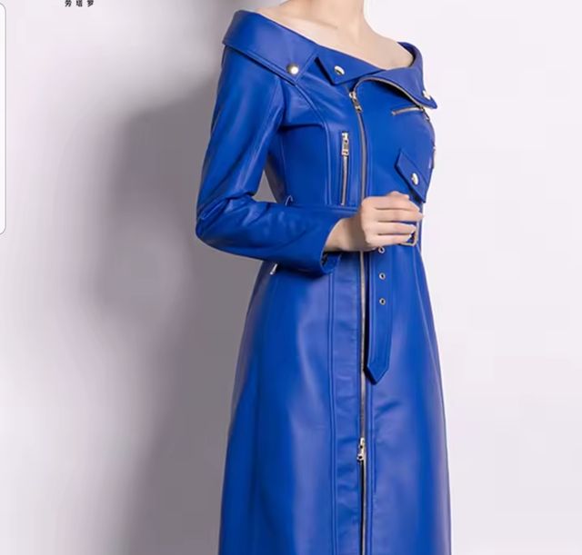 Motera palabra de honor abrigo-vestido