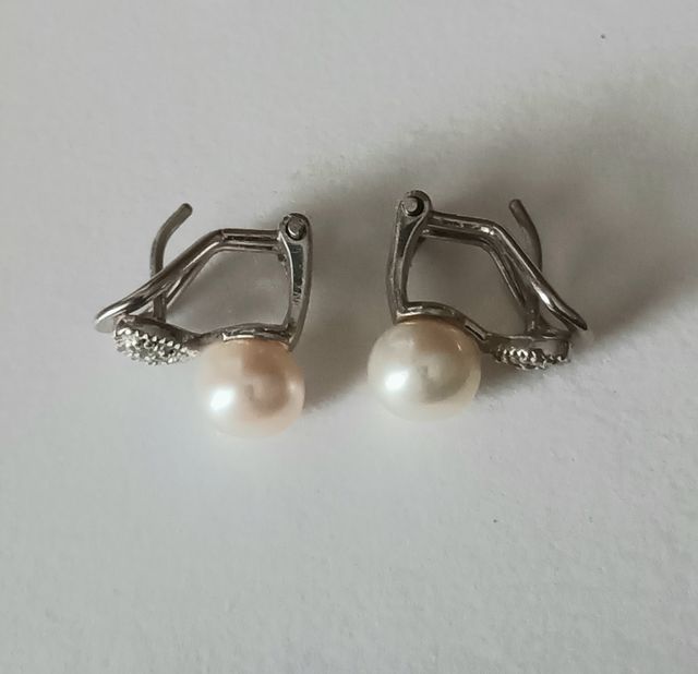 Pendientes de perlas naturales y plata