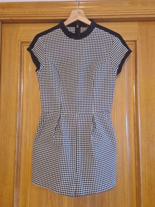 Mono corto TOPSHOP talla 36