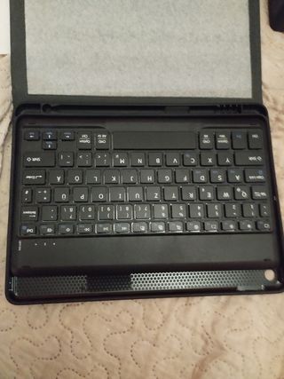 Funda de tablet con teclado 