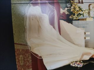 Vestido de novia 2 piezas. Está como nuevo.