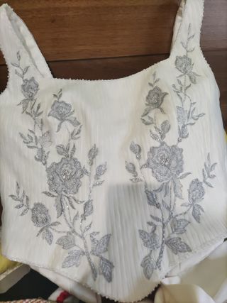 Vestido de novia 2 piezas. Está como nuevo.