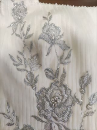 Vestido de novia 2 piezas. Está como nuevo.