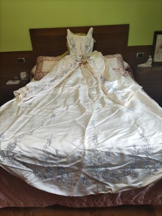 Vestido de novia 2 piezas. Está como nuevo.