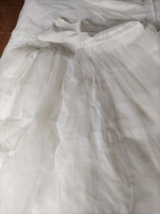 Vestido de novia 2 piezas. Está como nuevo.