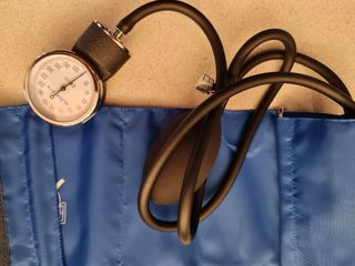 Sfigmomanometro misuratore di pressione