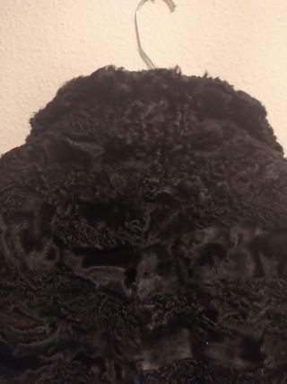 Abrigo de Astracán con cuello de piel