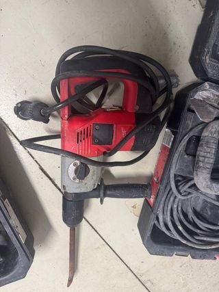 Lote de tres picadores Milwaukee 