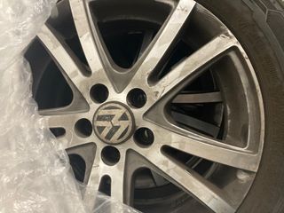 Treno gomme con cerchi in lega VW