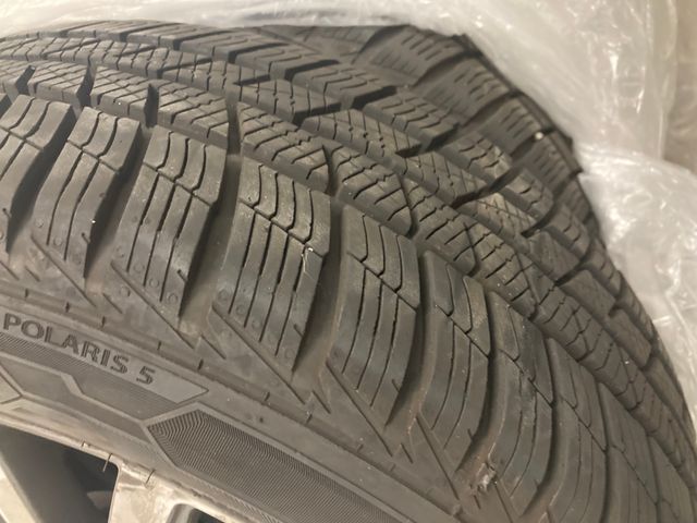 Treno gomme con cerchi in lega VW