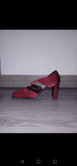 Zapatos de tacón burdeos raso CH