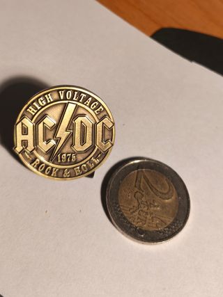 Spilla AC DC nuova