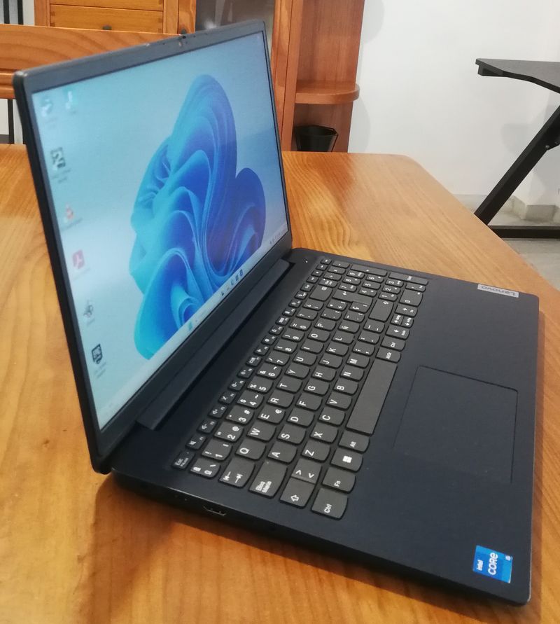 Portatil Intel i5 8x4.2ghz 4/20gb ssd 512gb IRis afbeelding 5