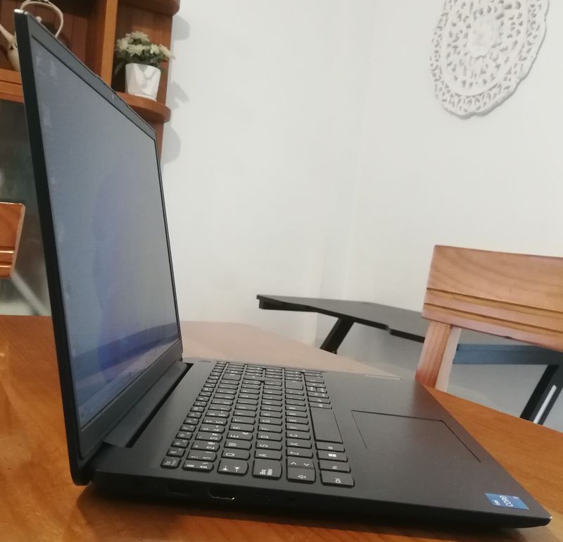 Portatil Intel i5 8x4.2ghz 4/20gb ssd 512gb IRis afbeelding 9