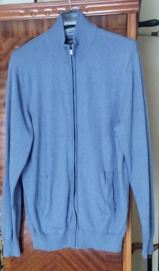 CHAQUETA CON CREMALLERA DUSTIN. NUEVA