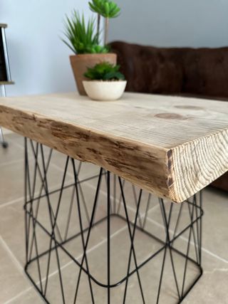 Mesa Auxiliar estilo RAW