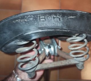 Sillín antiguo de bicicleta BH