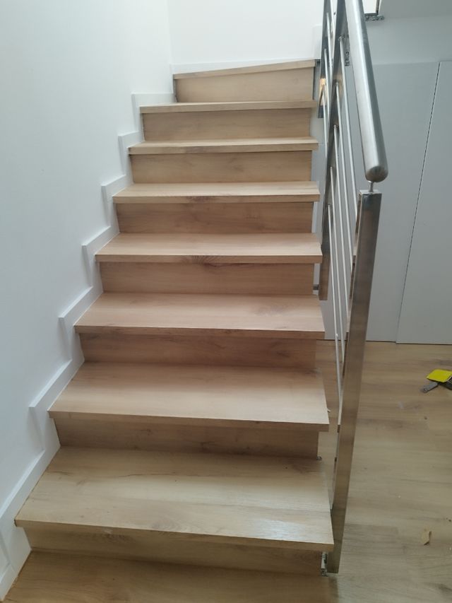 montador de suelo laminado y puertas


