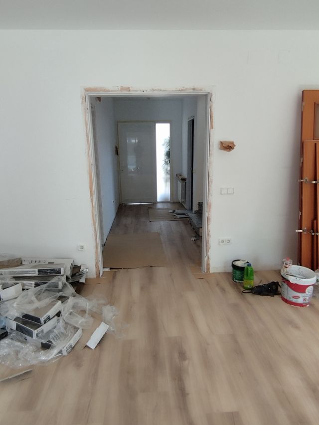 montador de suelo laminado y puertas


