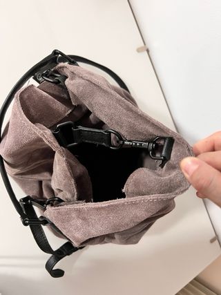 Bolso cuero color morado