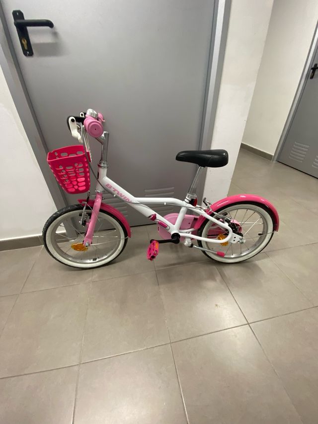 Bicicleta niña rosa  btwin doctor girl con cesta