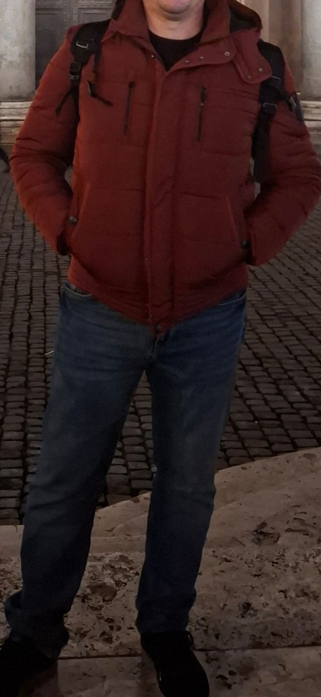 Chaquetón burdeos de hombre. talla M