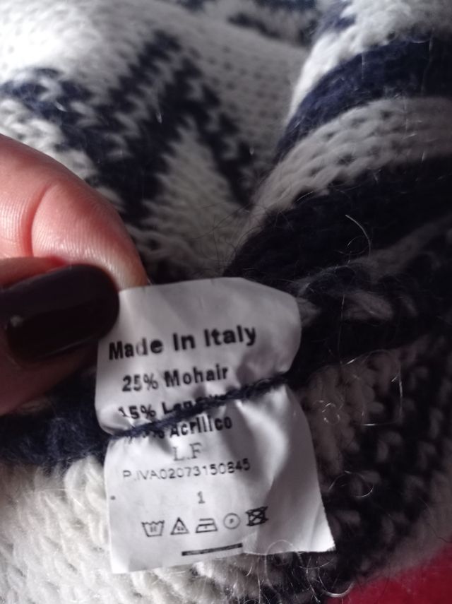 Cardigan smanicato misto lana e mohair