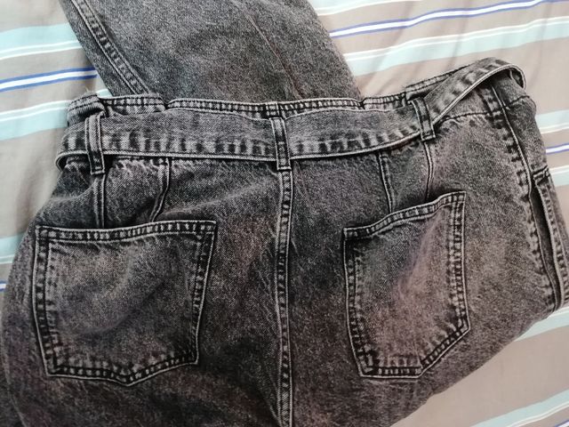 Calça Preta Ácida de Cintura Alta