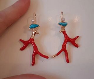 Pendientes rojos asimetricos diseño tipo coral con